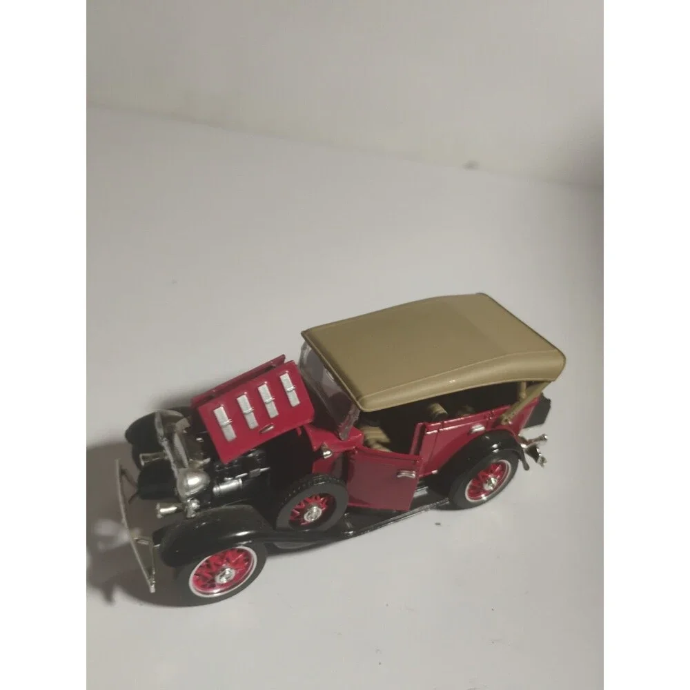 1932 CHEVY CONFEDERATE SERIES NATIONAL MOTOR MUSEUM 1:32 OPENING DOORS &  HOOD